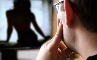 Pesquisa: Pessoas que têm contato com pornografia estão mais propensas ao adultério