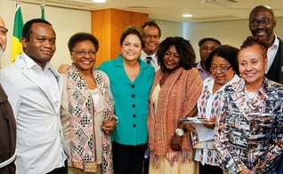 Dilma reuniu personalidades negras para sanção da lei de cotas