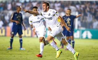 Bruno Uvini comemora seu gol contra o Palmeiras, o primeiro do Santos no jogo