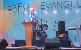 "Um líder precisa ser formado com estudo e leitura", diz Dr. Ednilton Soárez