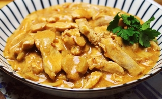 Estrogonofe de frango light com creme de abóbora