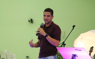 Fabiano Alves: "Jesus nos chama para o evangelho"