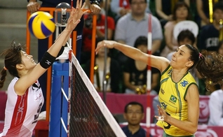Sheilla foi a maior pontuadora da partida, com 16 pontos (Foto: Divulgação/FIBV)