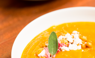 Sopa de abóbora e cenoura