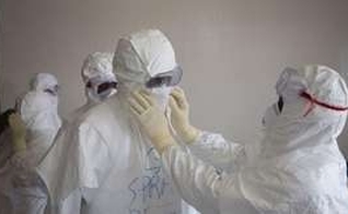 Suspeito com ebola no Paraná é transferido para o Rio