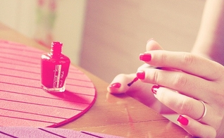 Conheça 10 erros cometidos ao fazer as unhas em casa