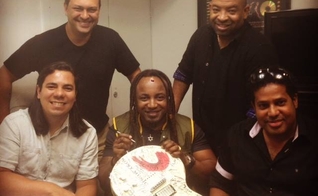 Trazendo a Arca assina contrato com Sony Music e já prepara novo CD