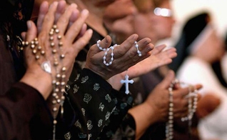 O número de sacerdotes católicos tem sofrido um grande declínio ao longo dos anos.