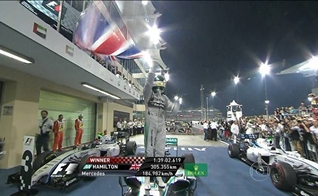 Hamilton deixa Nico para trás, vence GP de Abu Dhabi e é bicampeão da F-1