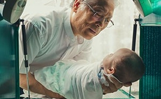 Documentário Sobre pastor que salvou Bebês abandonados estreia em 2015, nos EUA; assista ao trailer