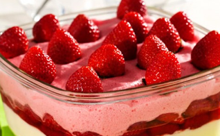 Gelatina ao creme de morangos