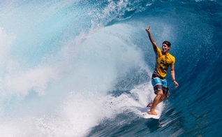 Ap. Rina celebra vitória de Gabriel Medina no Mundial de Surf (WCT)