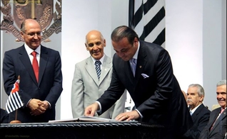 Em sessão solene, Roberto de Lucena assume pasta de Turismo em SP‏