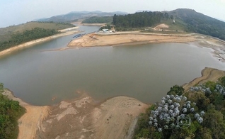 Governador do Rio pede para que a população economize água e descarta reajuste