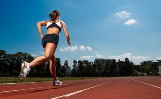 Confira 10 dicas para quem pretende iniciar no mundo da corrida sem imprevistos. (Foto: Reprodução)