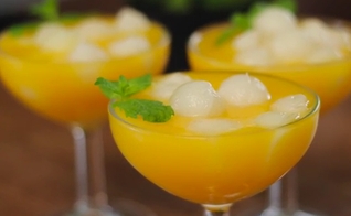 Bolinhas de melão com Creme de Pêssego