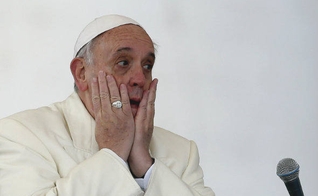 Papa Francisco durante discurso.