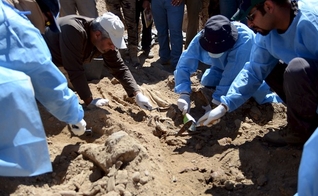 Valas com corpos são encontradas em Tikrit, no Iraque