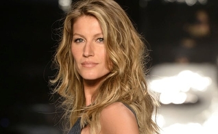 Os fios de Gisele Bündchen se tornaram um marco nos salões de todo o mundo. (Foto: Virgula)
