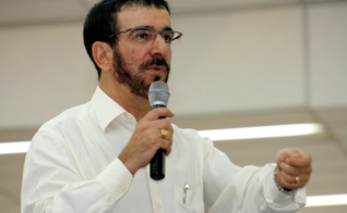 Geraldo Tenuta, mais conhecido como Bispo Gê, da Igreja Renascer em Cristo.
