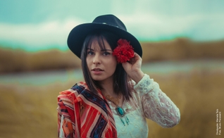 Marcela Tais em seu novo álbum "Moderno à Moda Antiga". (Foto: Divulgação)