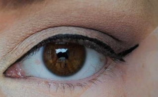 Olhos delineados