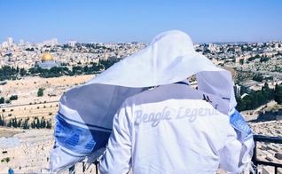 A emoção que Israel gera nos turistas acontece em muitos pontos históricos do país. (Foto: Joel Engel)