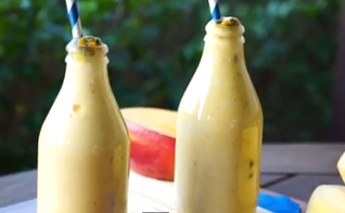 Smoothie de frutas amarelas