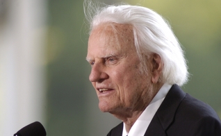Aos 97 anos de idade, Billy Graham ainda é considerado um dos maiores evangelistas da história moderna. Com a ajuda de seus ministério, mais de 5 milhões de pessoas se converteram ao Evangelho. (Foto: Associação Evangelística Billy Graham)
