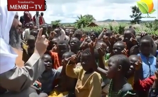 As imagens mostram missionários muçulmanos tentando converter cristãos africanos ao islamismo. (FOTO: MEMRI)