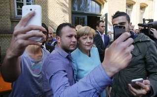 Angela Merkel falou dos benefícios do multiculturalismo para a compreensão do cristianismo. Imagem: Reuters