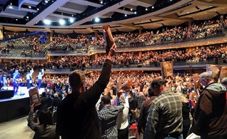Voluntários na Willow Creek Community Church em Illinois. Foto: Michael Gryboski 