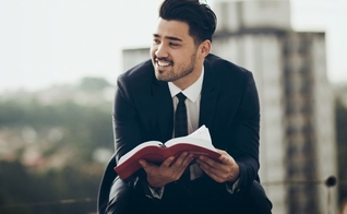 Daigo Takayama pretende distribuir discos cristãos de graça para japoneses