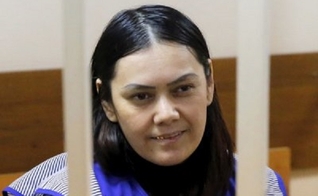 Bobokulova, de 38 anos de idade, também ameaçou explodir-se depois que policiais lhe pediram seus documentos de identidade. (Foto: Reuters)