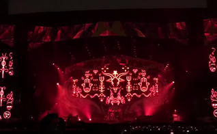 A música “Sympathy for the Devil” foi apresentada aos fãs brasileiros com efeitos visuais repletos de simbologias demoníacas. (Foto: Reprodução/Youtube)