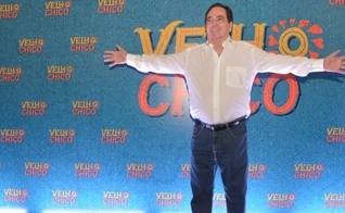 Benedito Ruy Barbosa posa para divulgação da novela "Velho Chico" (Foto: João Miguel Junior/Rede Globo/Divulgação)