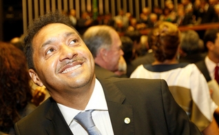 José Everardo, conhecido como Tiririca é deputado federal pelo PR - SP. 