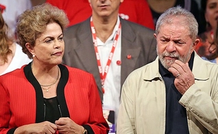 Dilma e Lula estiveram no foco das manchetes nesta quarta-feira, 16, devido à divulgação de uma gravação sobre o termo de posse do ex-presidente para sua nomeação a ministro da Casa Civil (Foto: Ernesto Rodrigues / Folhapress)
