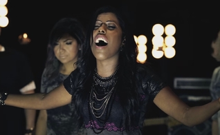 A banda surgiu mediante a necessidade de atender ao louvor da igreja. (Foto: Reprodução/YouTube).