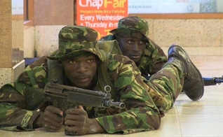 Em 2013, militares do Quênia receberam ajuda das forças especiais de Israel que se juntaram aos esforços para libertar os reféns. (Foto: Reprodução).