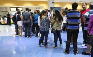 Cantores, pastores e líderes de diversas igrejas estiveram no Shopping Anália Franco. (Foto: Guiame/ Marcos Paulo Corrêa)