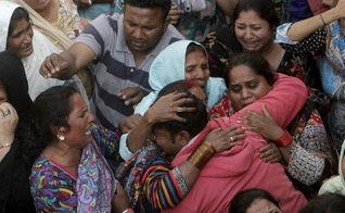 O exército com o qual o marido de Mushtaq serve não ofereceu muita proteção para sua família. (Foto: Reprodução).