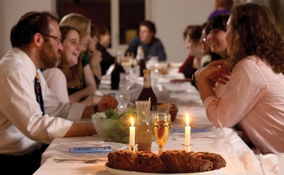 Para os judeus, o shabat (sábado) é o dia mais importante da semana: o dia do descanso de Deus. (Foto: Conjub)