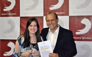 Raquel é uma representante do estilo pop-pentecostal . (Foto: Divulgação).