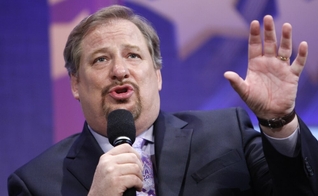 Pastor Rick Warren é líder da Igreja Saddleback, na Califórnia, idealizador do Ministério Propósitos e autor do best-seller "Uma Vida Com Propósitos". (Imagem: Reprodução / Youtube)