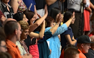O tradicional hino deixará de fazer parte da celebração devido às ações intolerantes de ateus. (Foto: David Lassman)