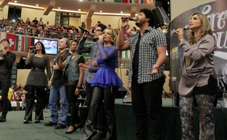 O congresso é um evento realizado em parceria da Igreja Gateway com o Ministério de Louvor Diante do Trono. (Foto: Lagoinha).