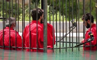 Estado Islâmico executa cinco reféns, afogando-os dentro de uma jaula. (Foto: IraqiNews)