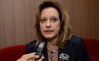 O Conselho Nacional de Justiça pediu aos cartórios do país para não sacramentarem novas uniões com mais de duas pessoas. (Foto: Reprodução).