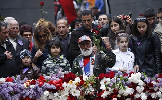 Armênios relembram massacre de 1,5 milhão durante a 1ª Guerra Mundial. (Foto: Reuters)